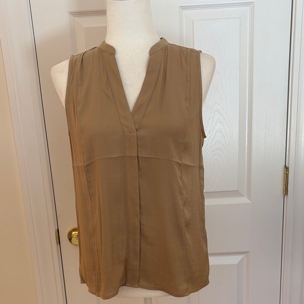 Banana Republic Sleeveless V-neck Shell